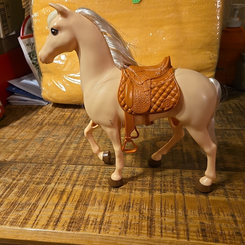 Mattel Barbie Horse Palomino Blonde Mane & Tail, Saddle MISSING THE BRIDLE